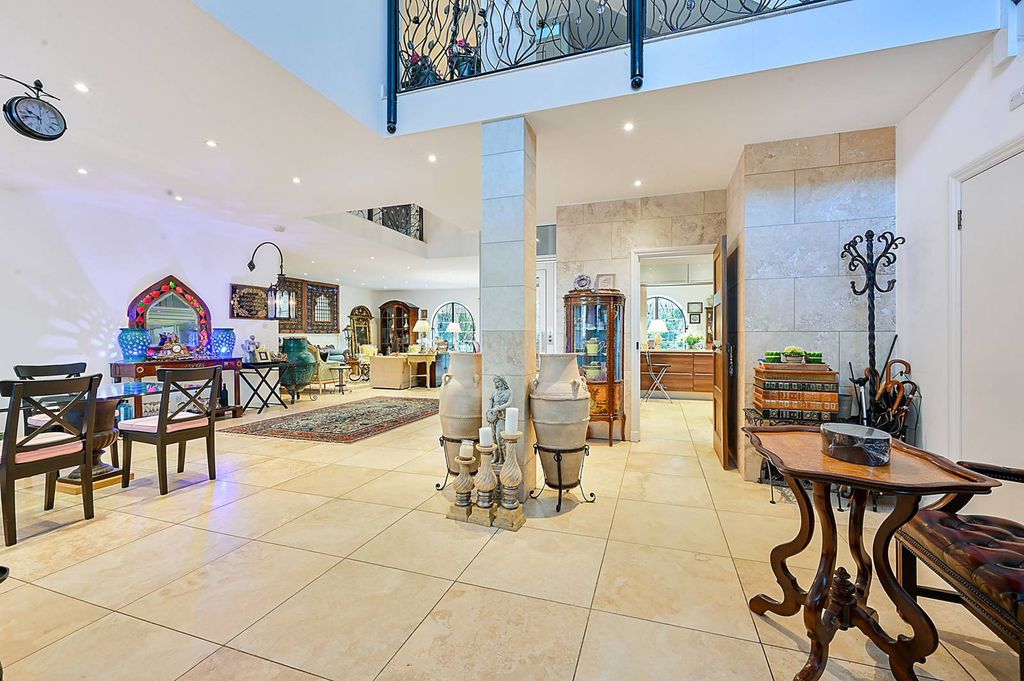 Property photo 3 of 21