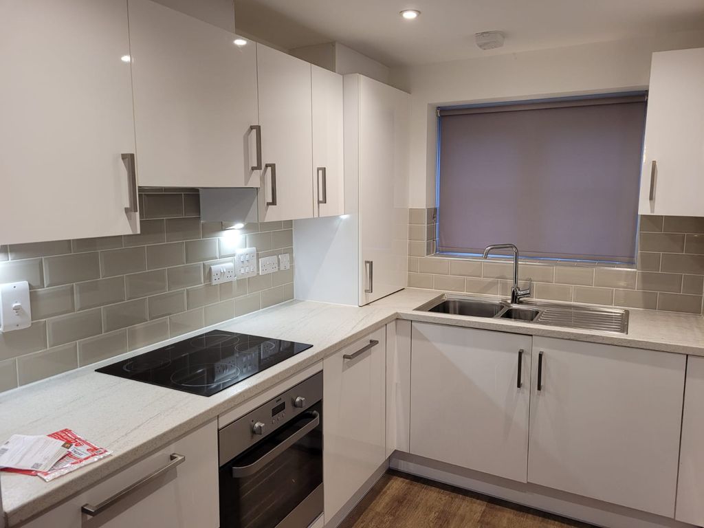 Property photo 3 of 6 Kitchen