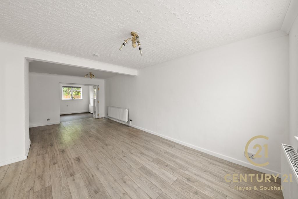 Property photo 3 of 13