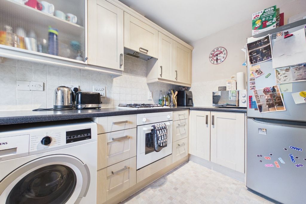 Property photo 2 of 11 Picture No. 20