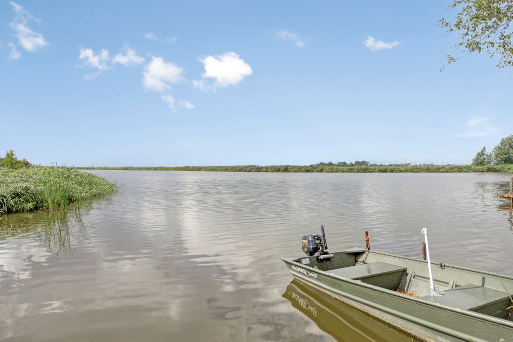 Property photo 3 of 53