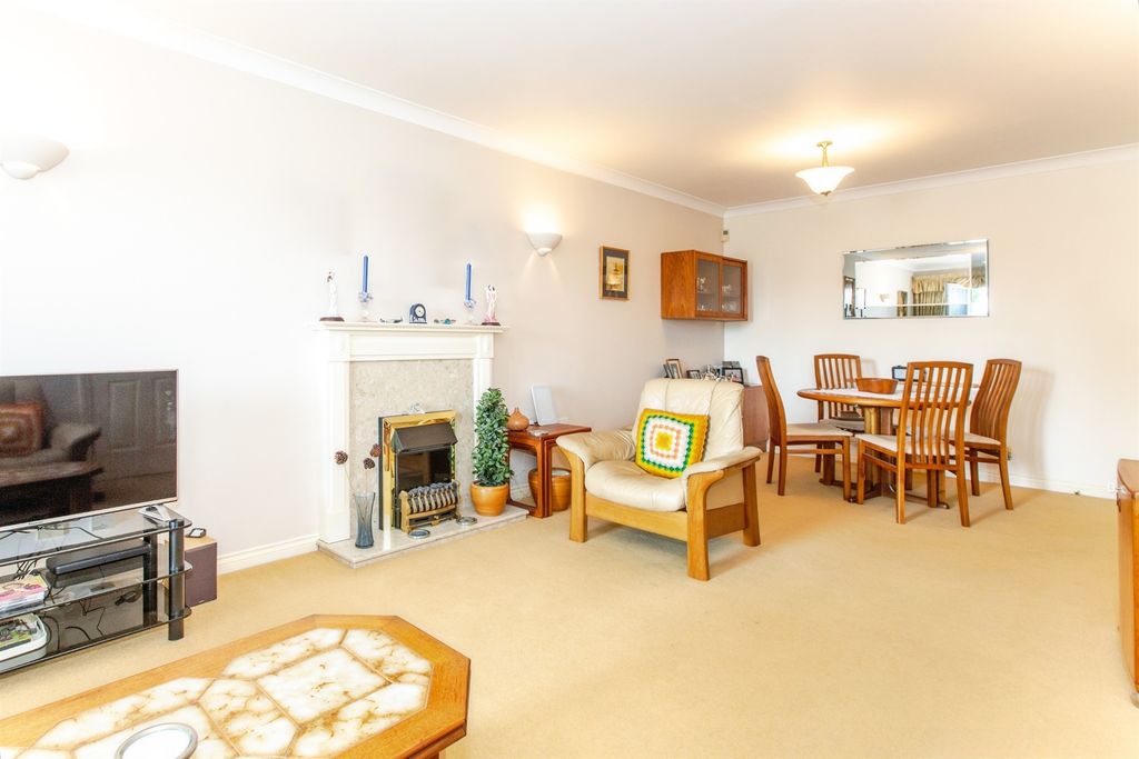Property photo 3 of 17