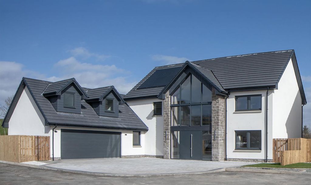 Property photo 1 of 17 External