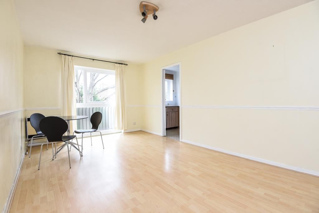 Property photo 2 of 9 Living Room