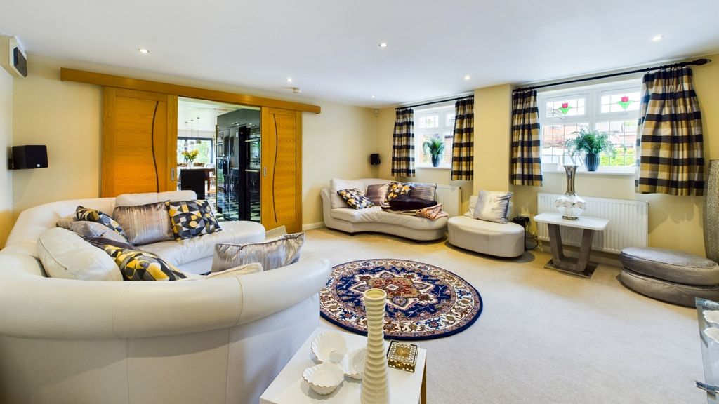 Property photo 2 of 34 3334956