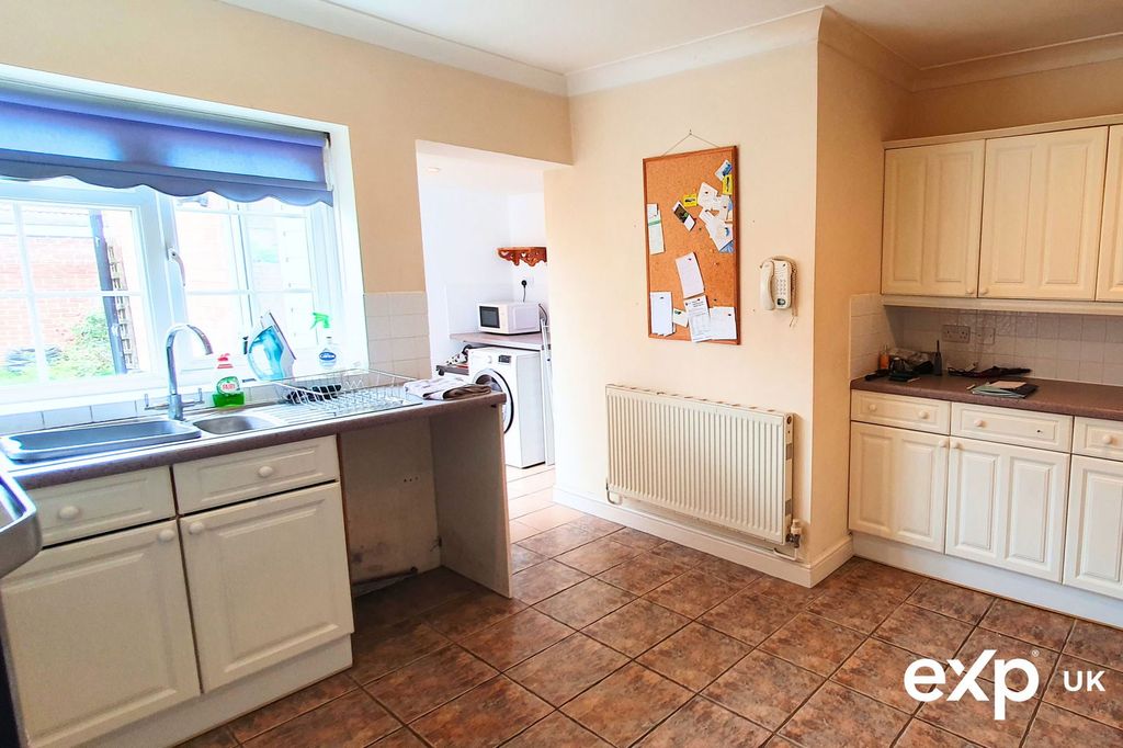Property photo 3 of 23