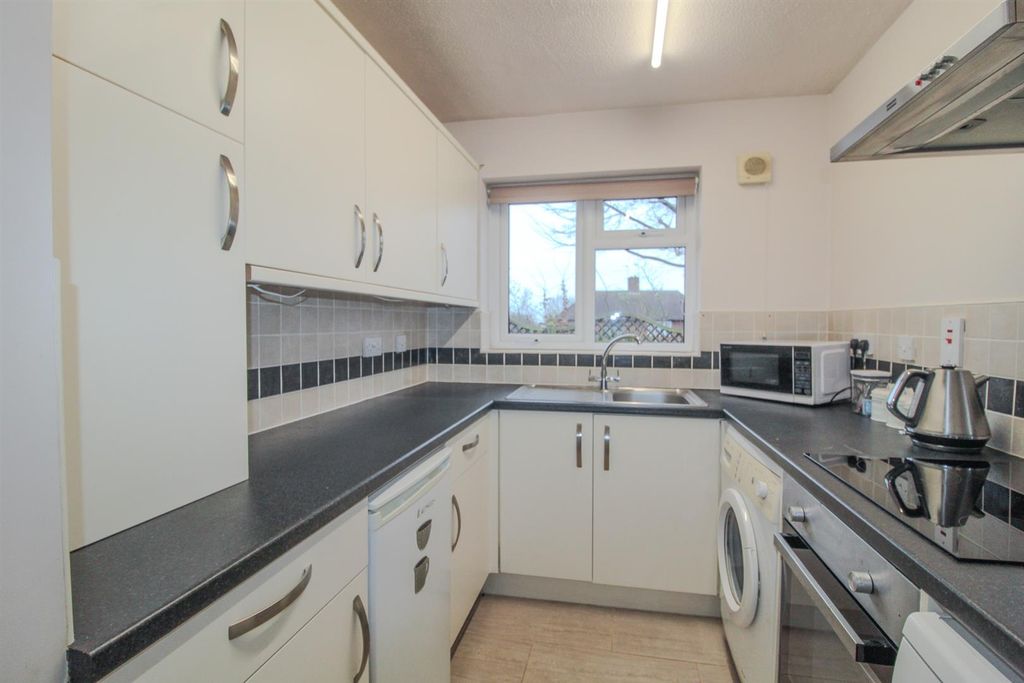 Property photo 2 of 15 Img_8051-2.Jpg