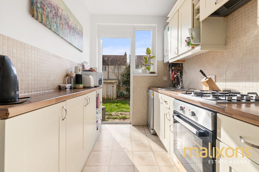 Property photo 3 of 9