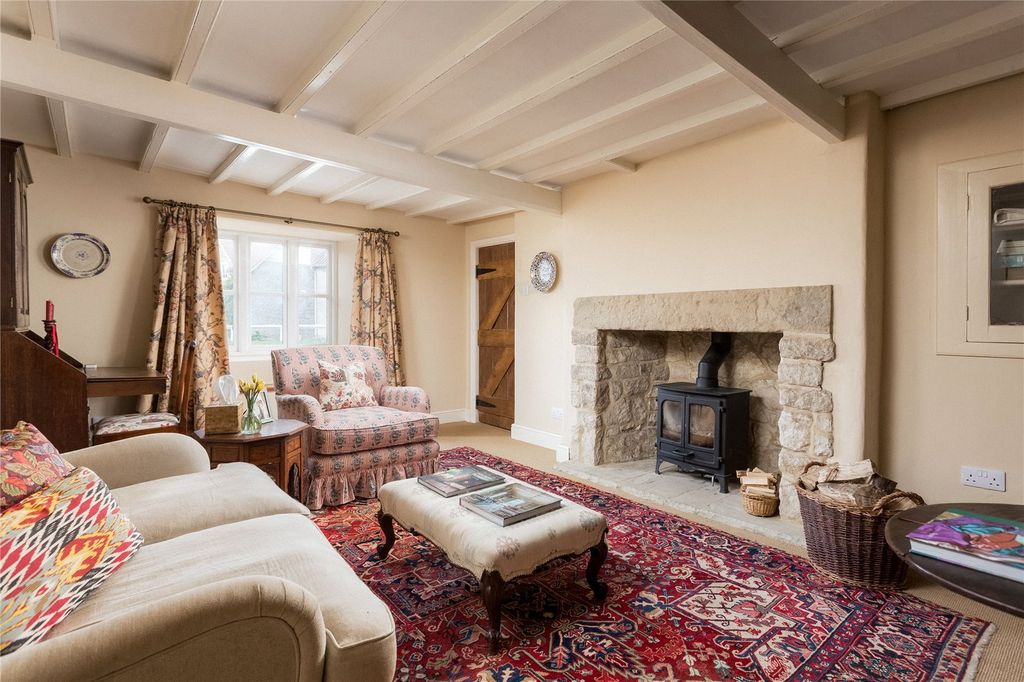 Property photo 2 of 19 Sitting Room