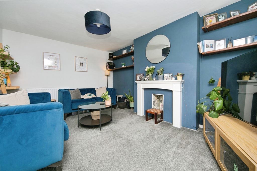 Property photo 2 of 17 Pbox-Img.Jpg