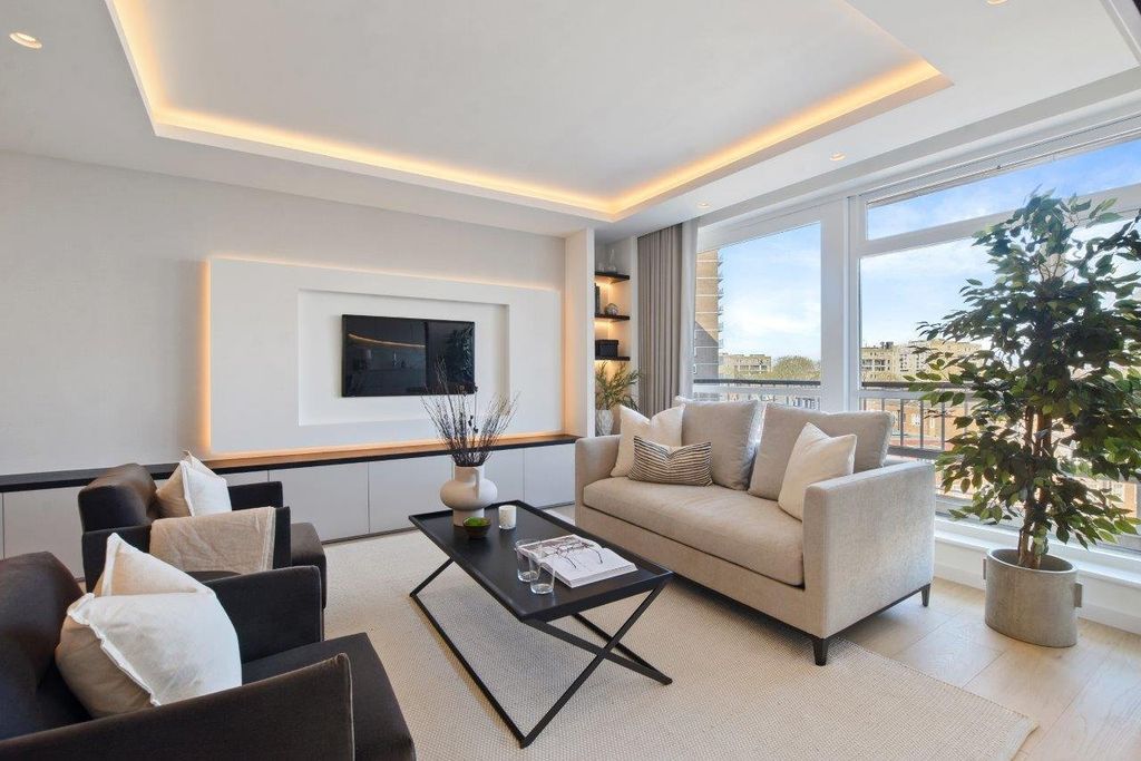 Property photo 1 of 10 Reception Room