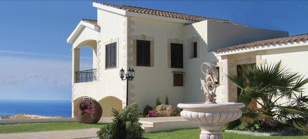 Property photo 2 of 18