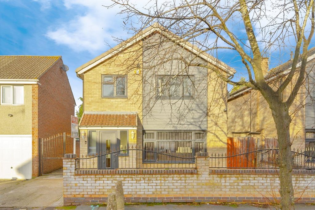 Property photo 1 of 21