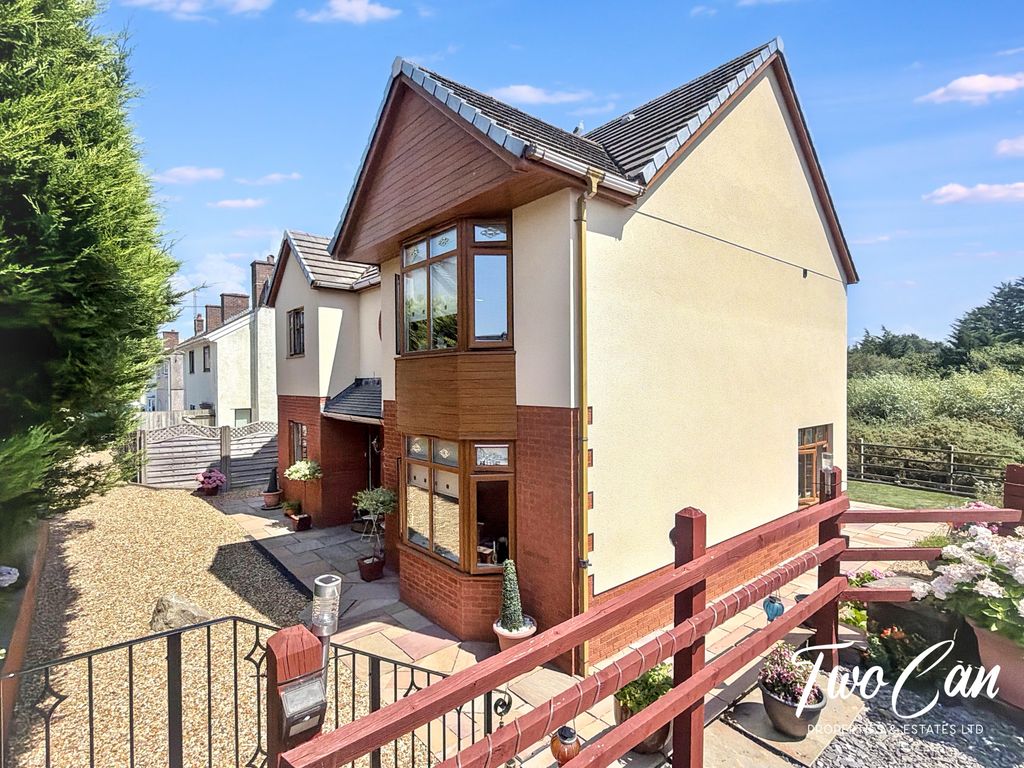 Property photo 2 of 29