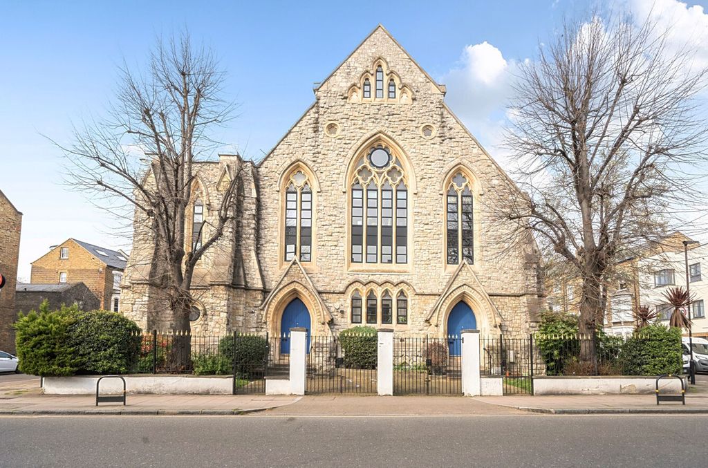 Property photo 1 of 12 Facade