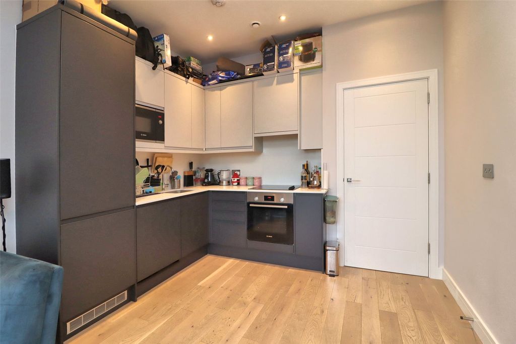 Property photo 3 of 10 Picture No. 04