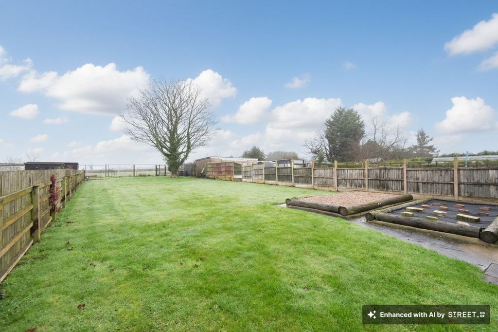 Property photo 3 of 36