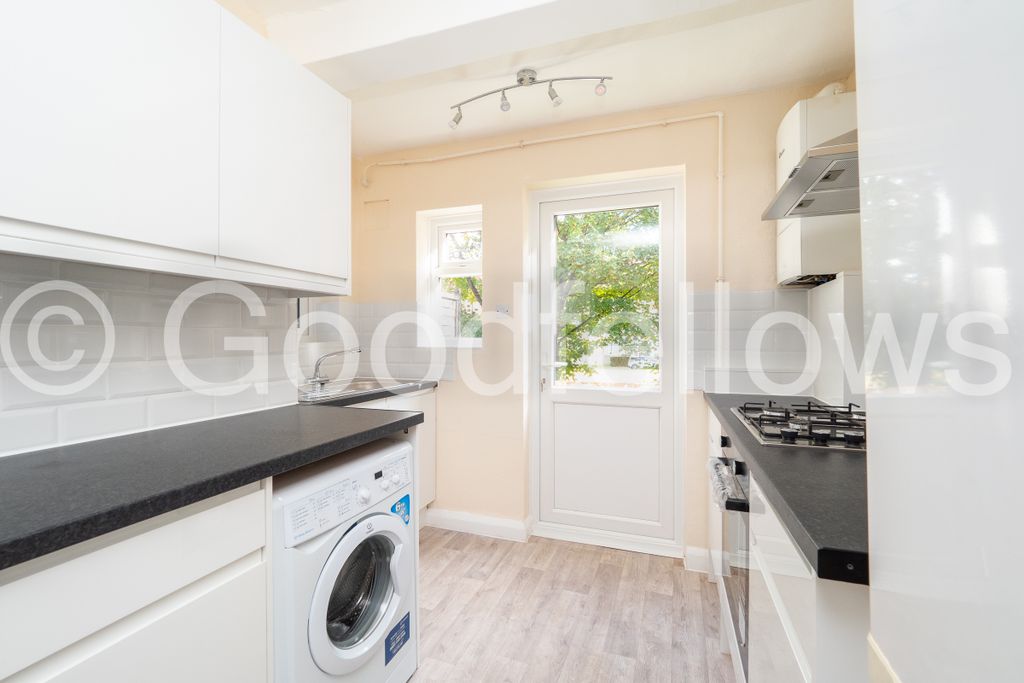 Property photo 2 of 8 Stationw43A-006 Wm.J