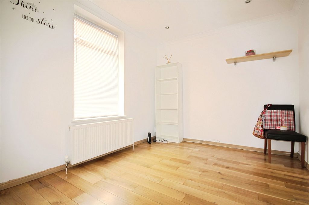 Property photo 2 of 8 Picture No. 03