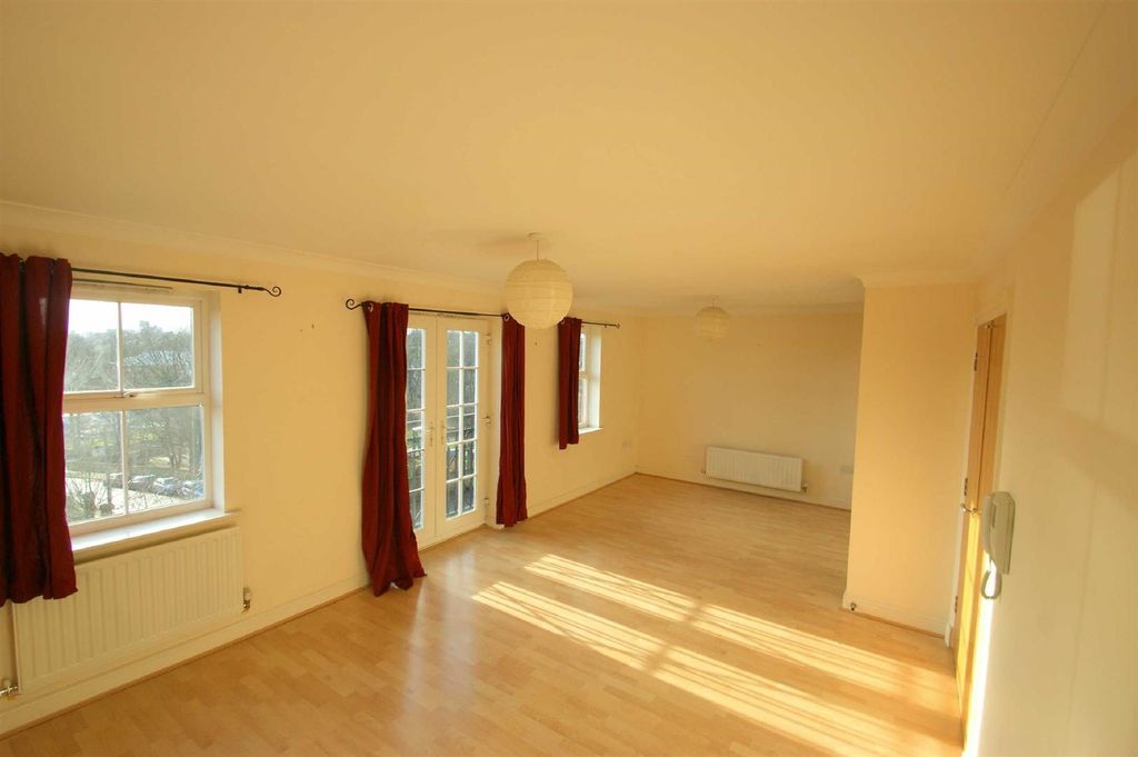 Property photo 3 of 6