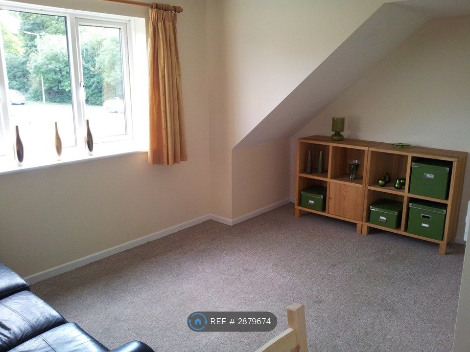 Property photo 1 of 10 Living Room