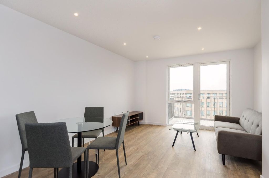 Property photo 3 of 12 Picture 3