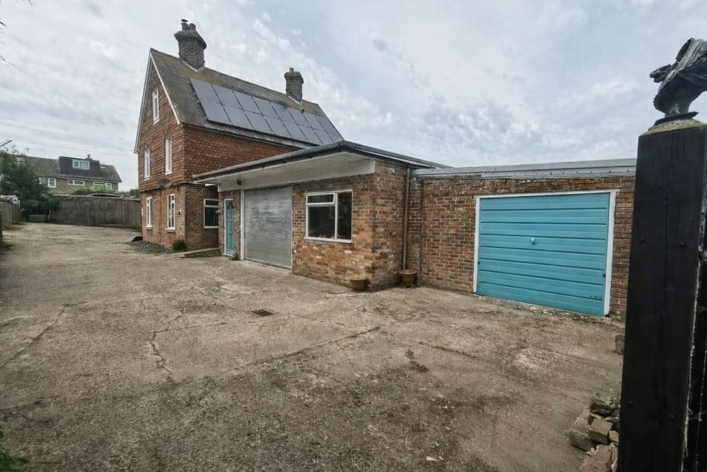 Property photo 3 of 28