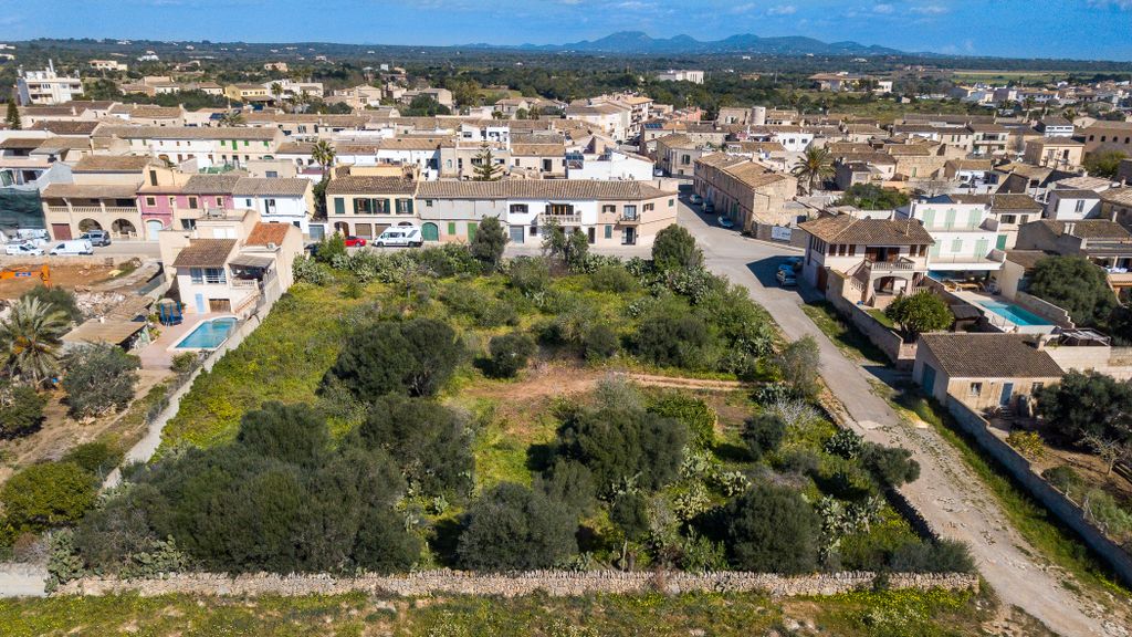 Property photo 3 of 6 73703 Web-3.Jpg