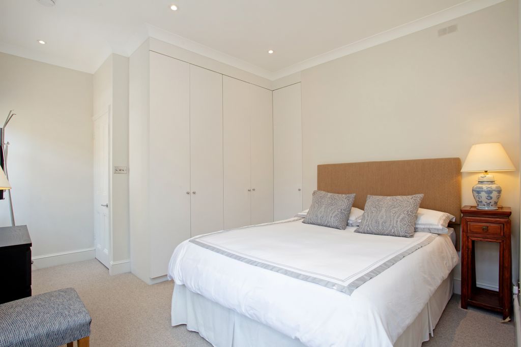 Property photo 3 of 19 11