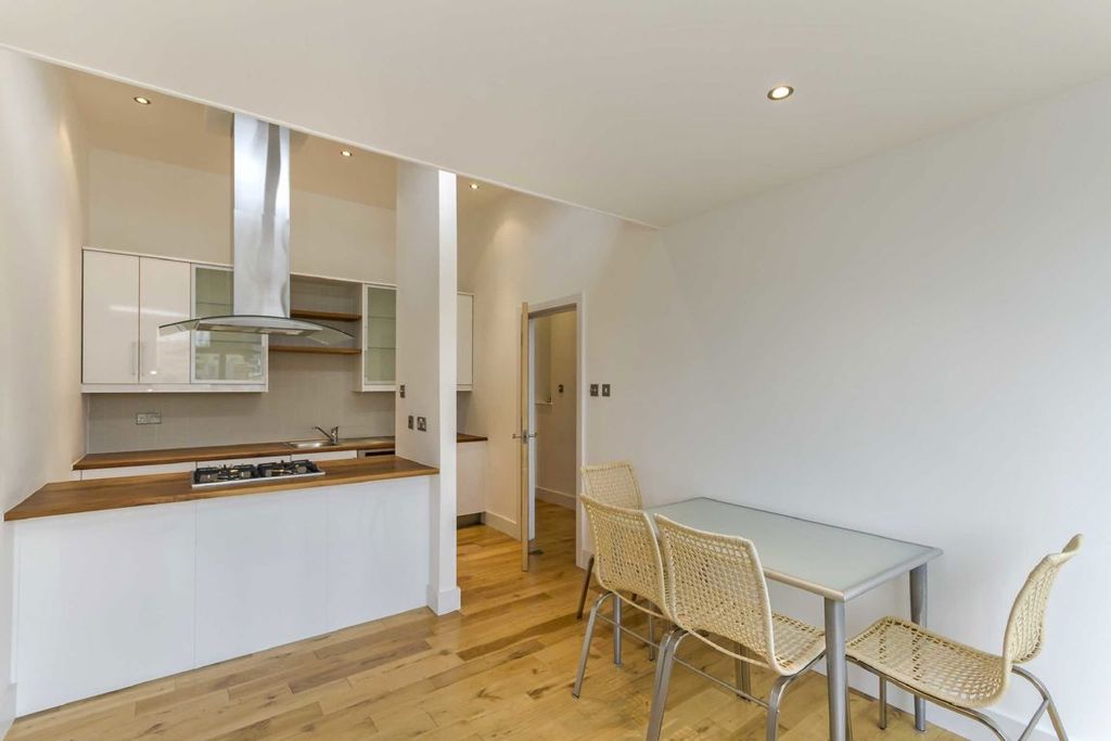 Property photo 3 of 5