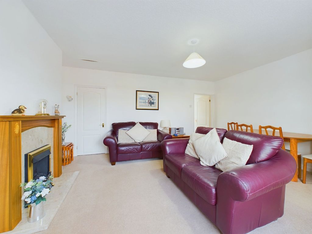 Property photo 3 of 25