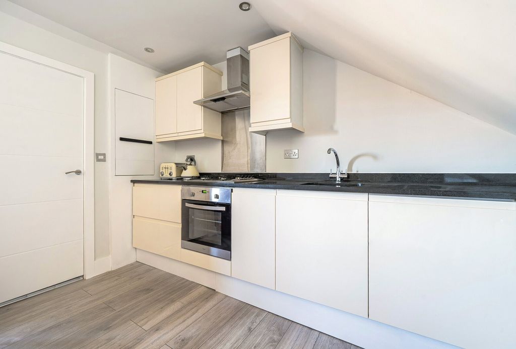 Property photo 3 of 9 1-69Aa1c1E60A88-1...