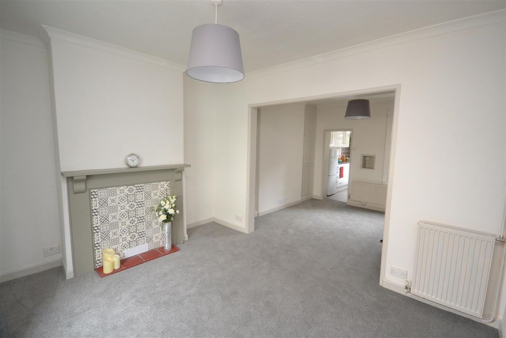 Property photo 2 of 12 Sitting Room (3).Jpg