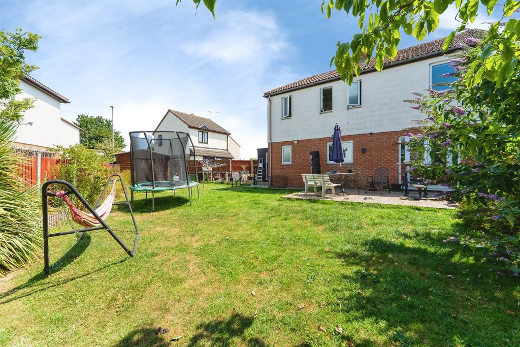 Property photo 2 of 17