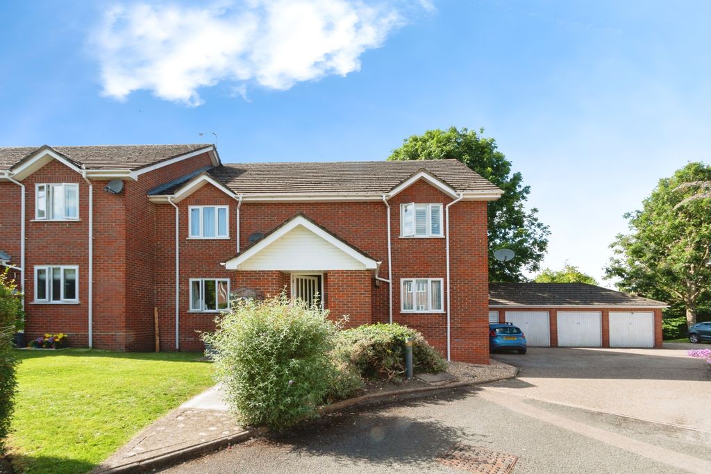 Property photo 1 of 15 Outside