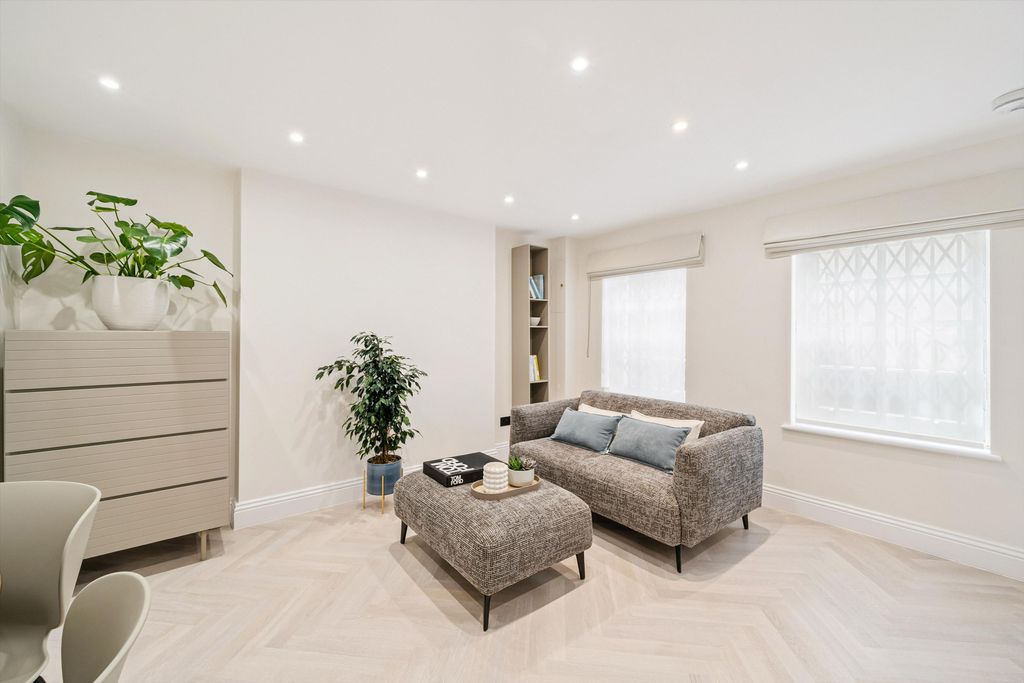 Property photo 3 of 10 Image