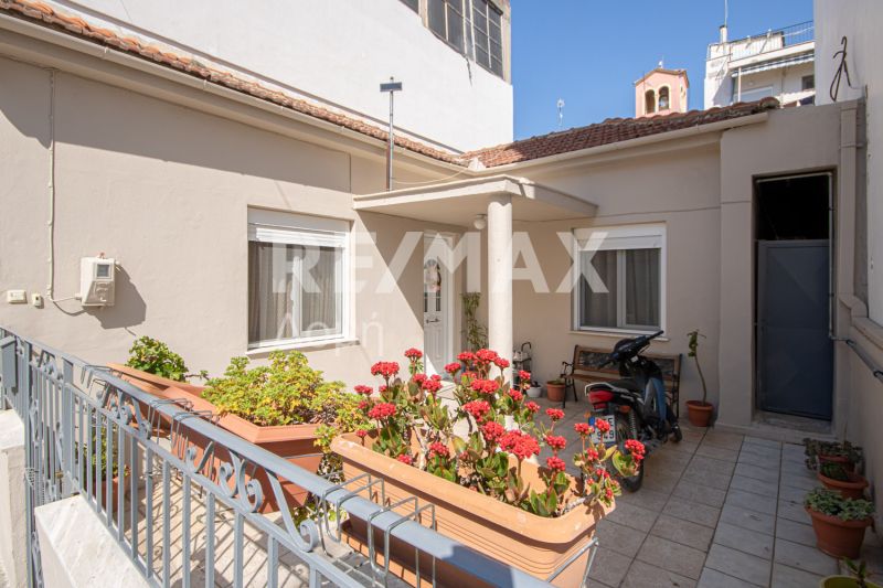 Property photo 1 of 28