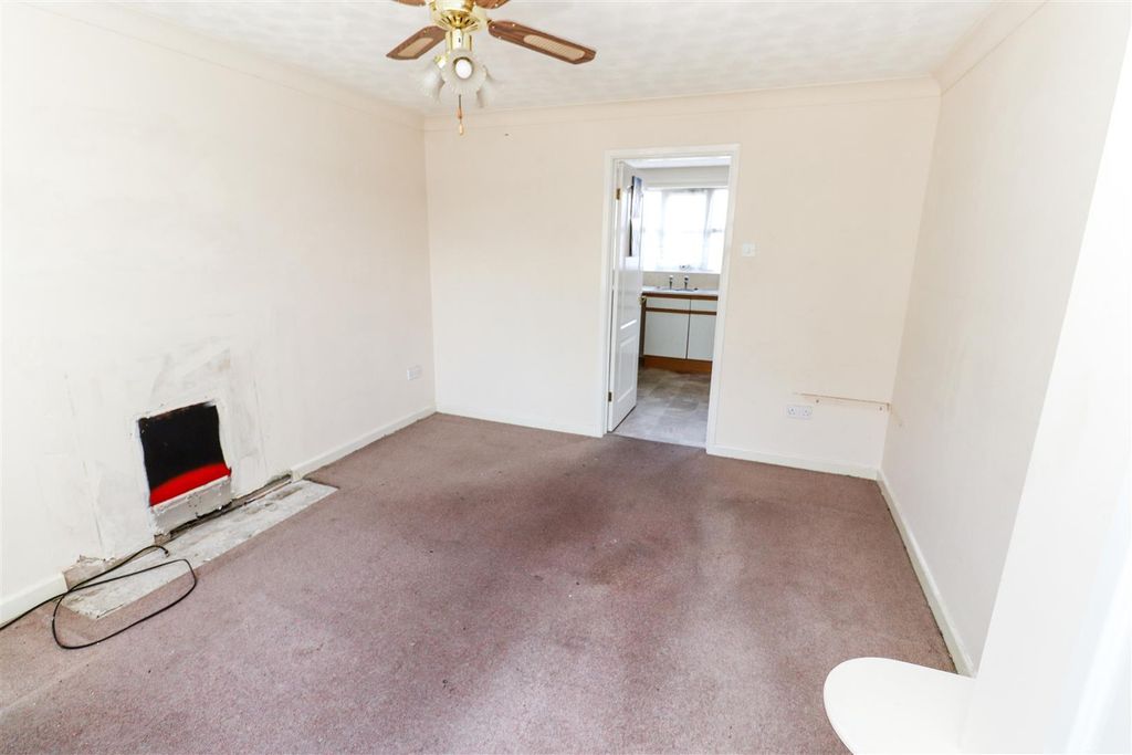Property photo 3 of 12 Img_5450.Jpg