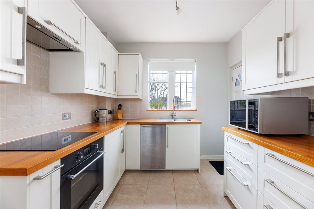 Property photo 3 of 14 Picture No. 12