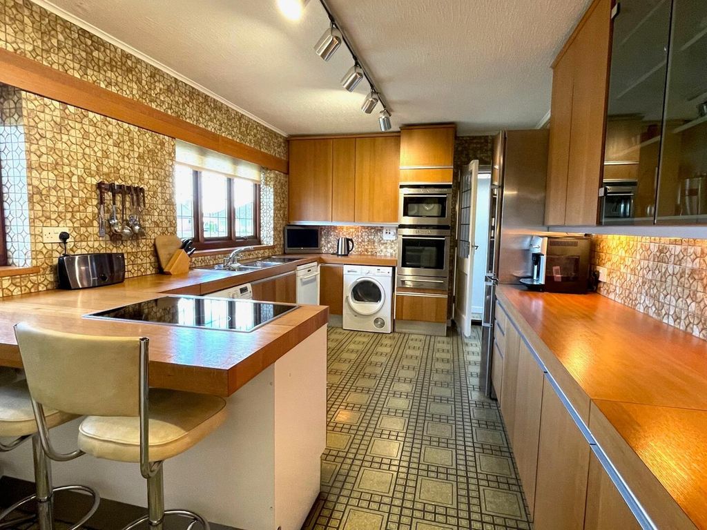 Property photo 3 of 45 Kitchen