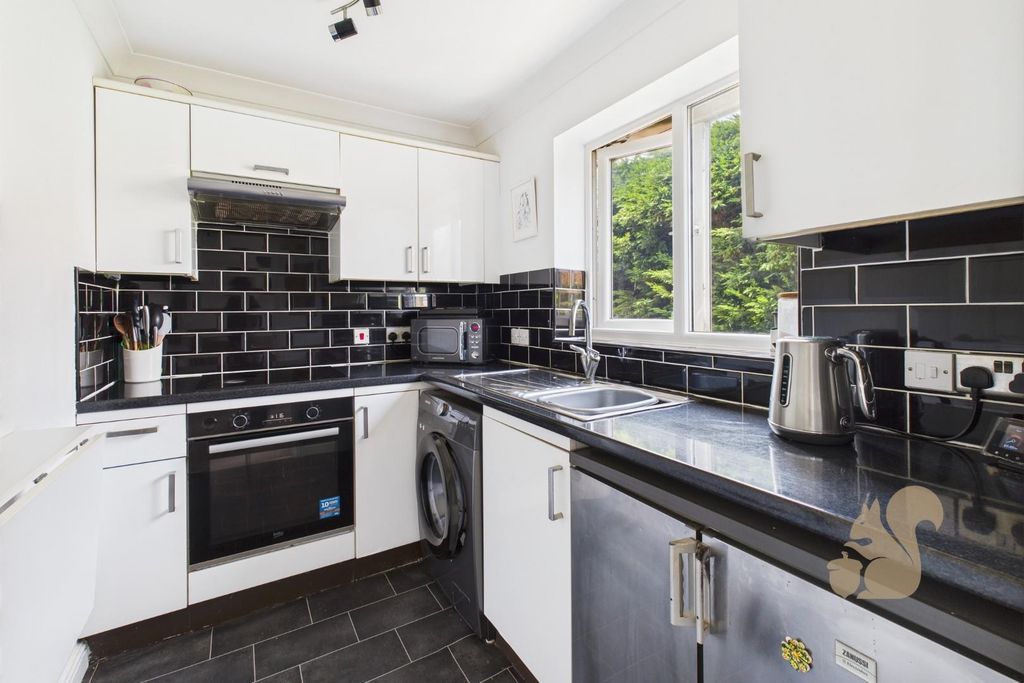 Property photo 3 of 12 Cam05668G0-Pr0005-Still001.Jpg