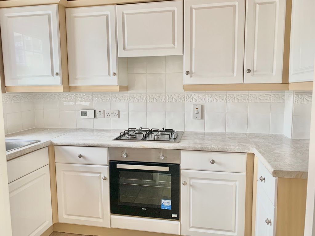 Property photo 3 of 13 Kitchen
