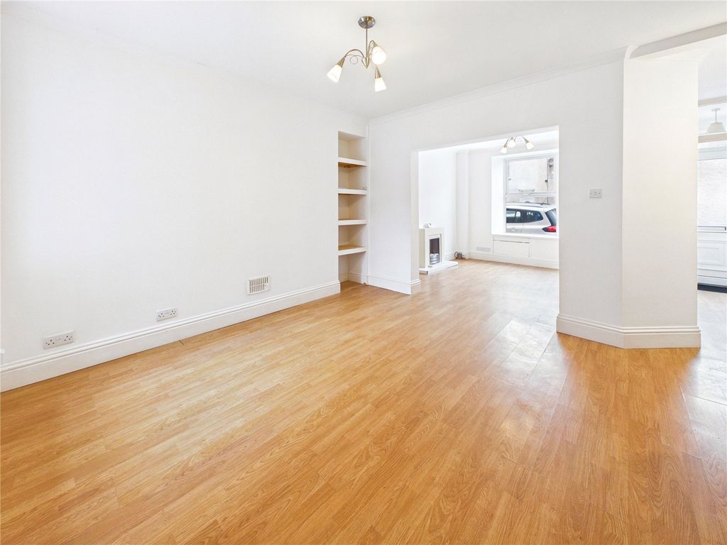 Property photo 3 of 27 Picture No. 40