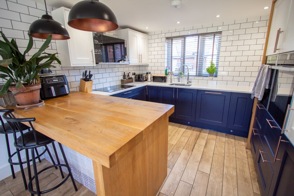 Property photo 2 of 24 Kitchen/Diner