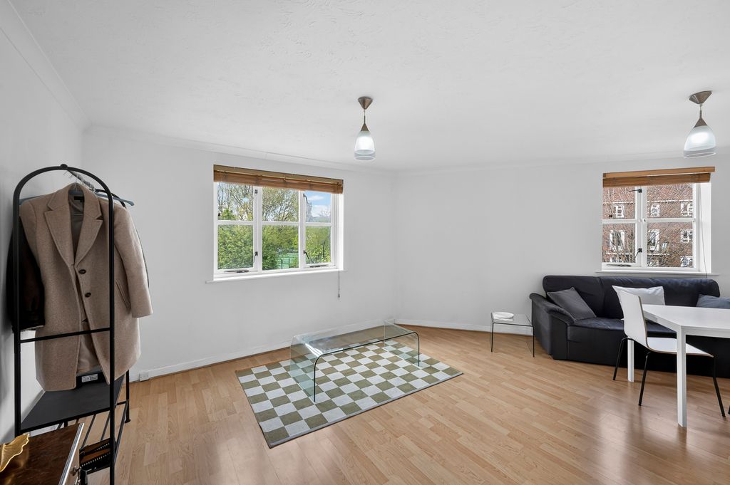 Property photo 3 of 14 Picture No. 02