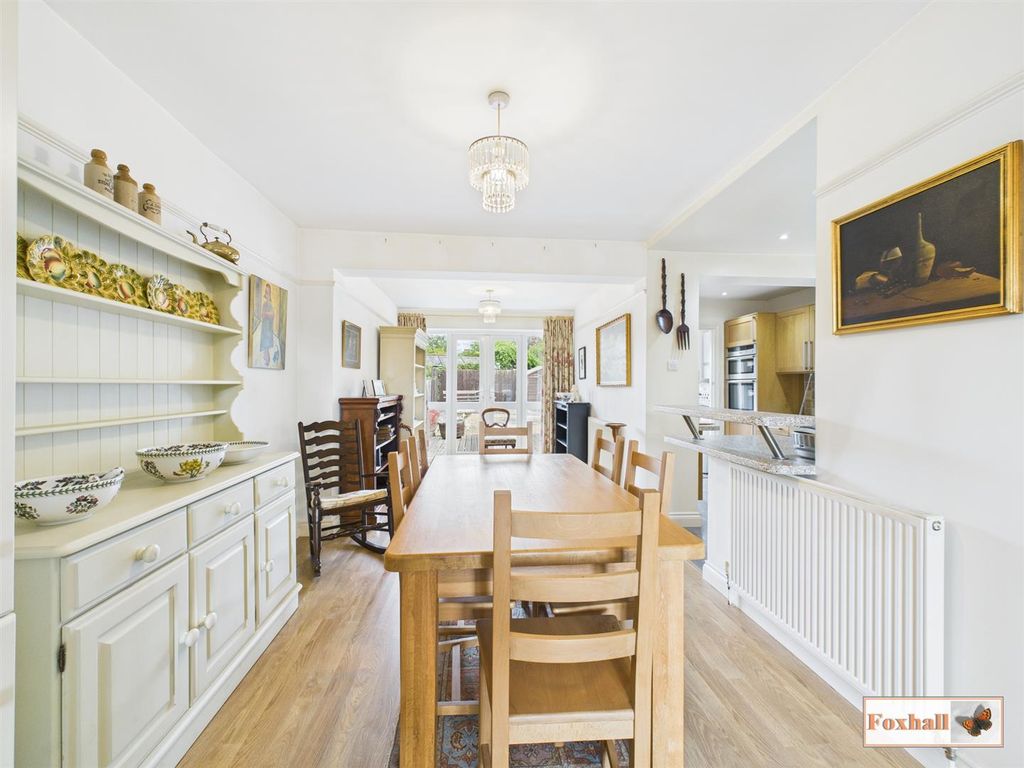 Property photo 3 of 22 Lounge / Diner