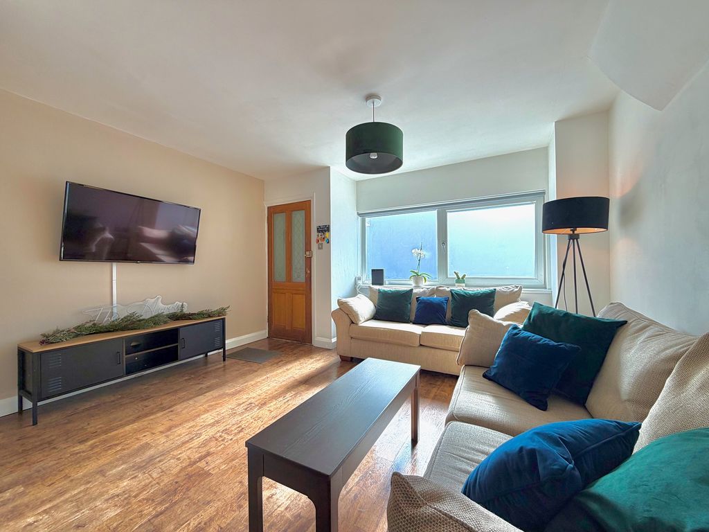 Property photo 2 of 21 Living Area