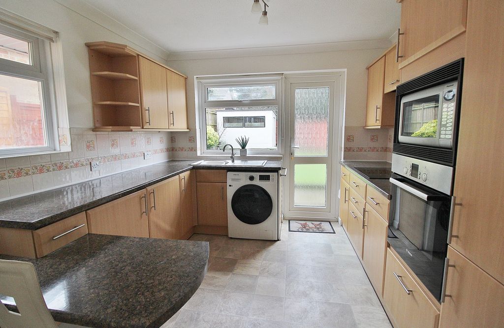 Property photo 2 of 9