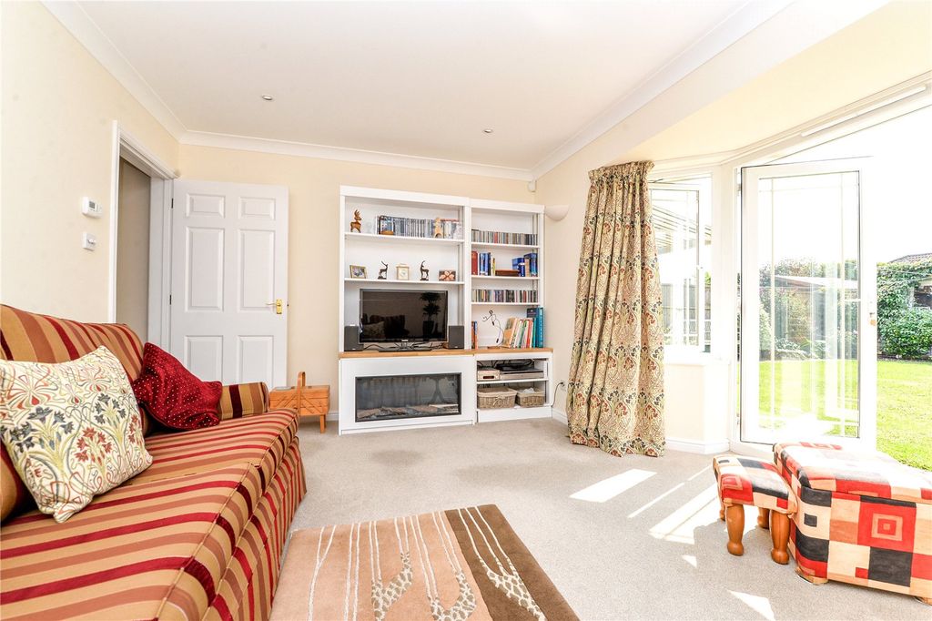 Property photo 3 of 15 Picture No. 26