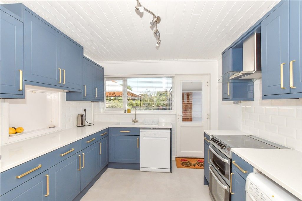 Property photo 3 of 13 Kitchen
